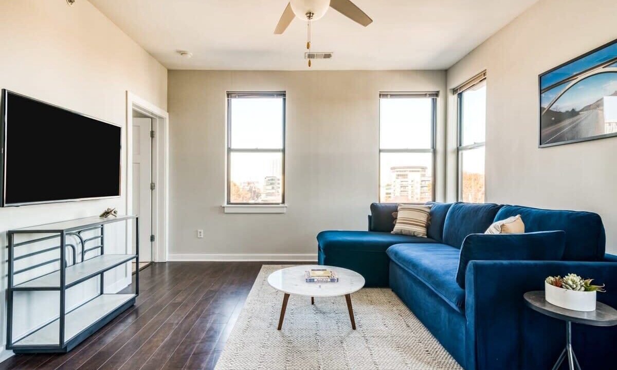 Photo of Livingroom in Music Row