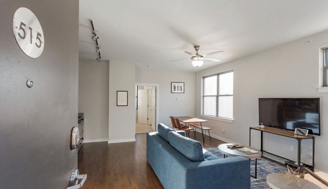 Photo of Livingroom in Music Row