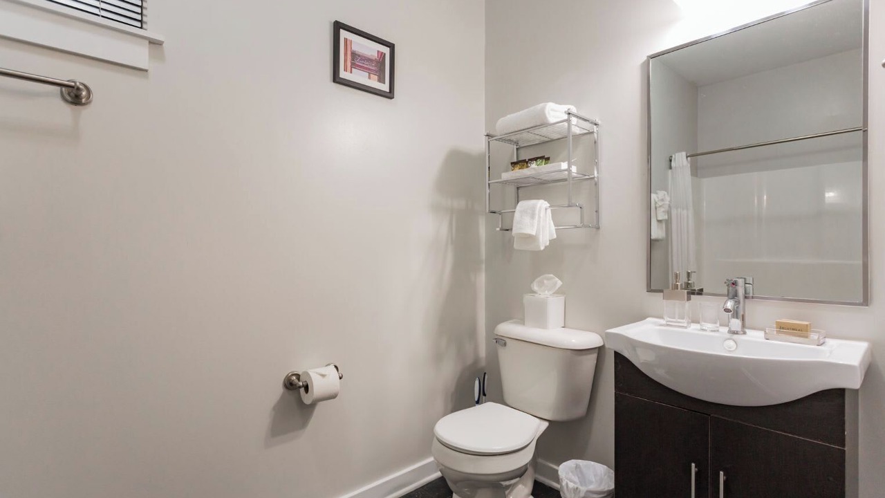 Photo of Bathroom in Music Row