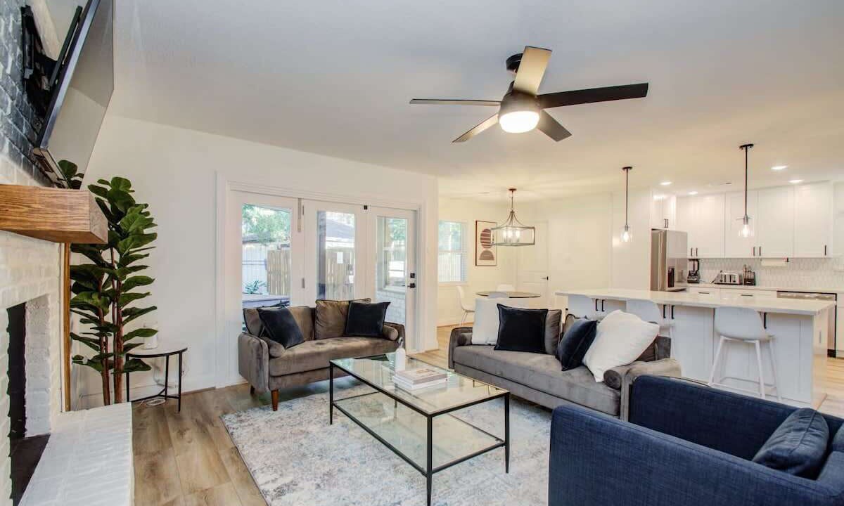 Photo of Livingroom in Westbury