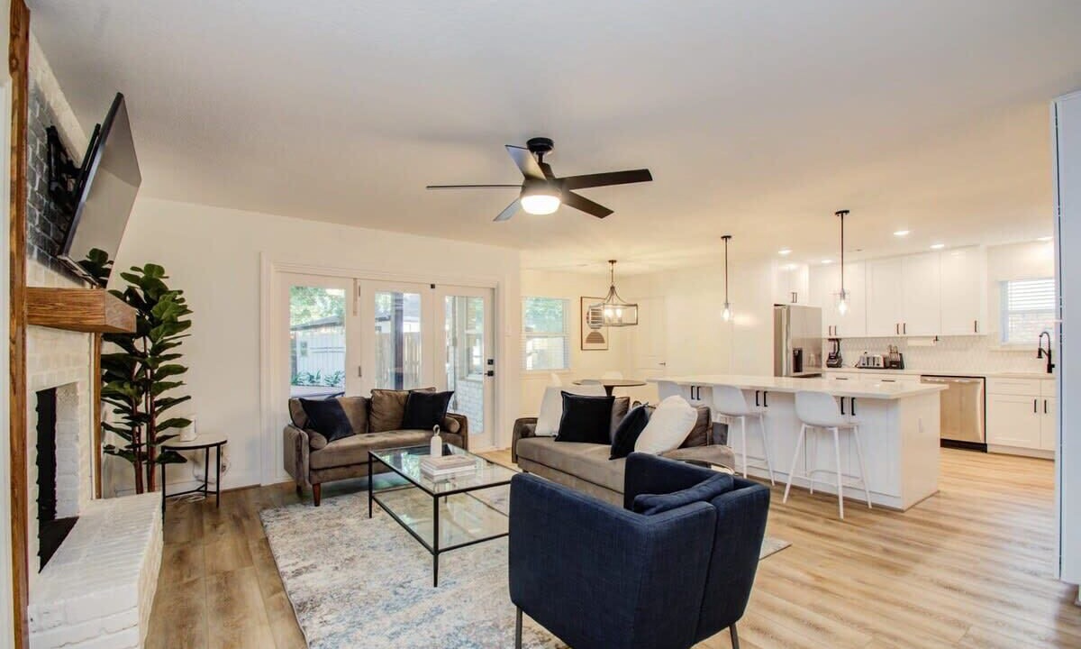 Photo of Livingroom in Westbury
