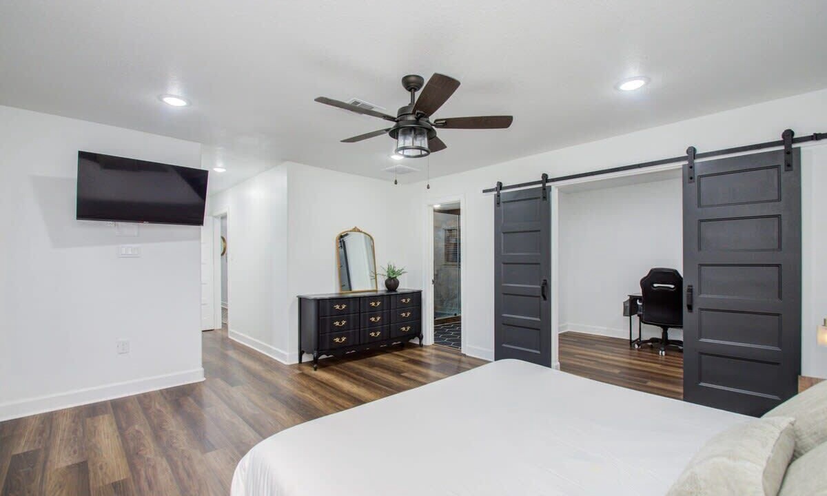 Photo of Bedroom in Braeswood Place