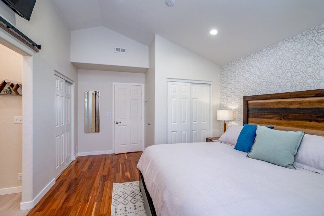 Photo of Others in Southern Crossing