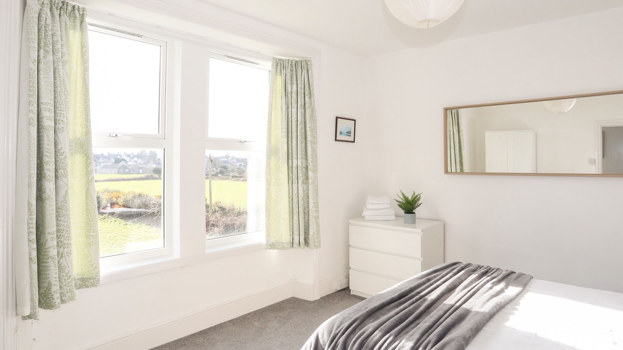 Photo of Bedroom in Edern