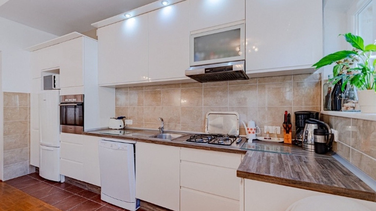 Photo of Kitchen in Cove Tri Zala (Zrnovo)