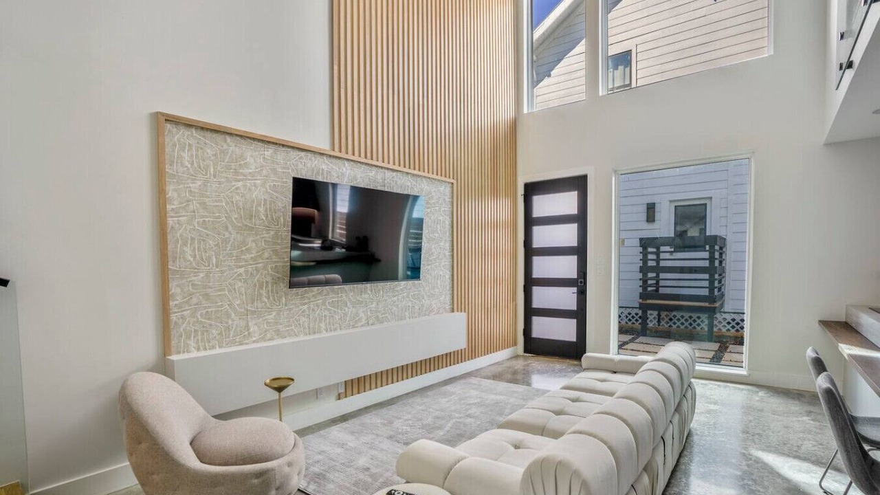 Photo of Livingroom in East Downtown Houston