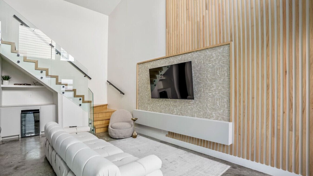 Photo of Livingroom in East Downtown Houston