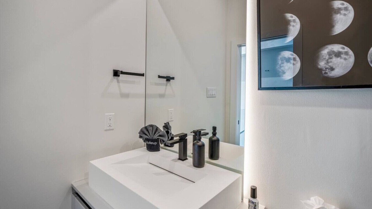 Photo of Bathroom in East Downtown Houston