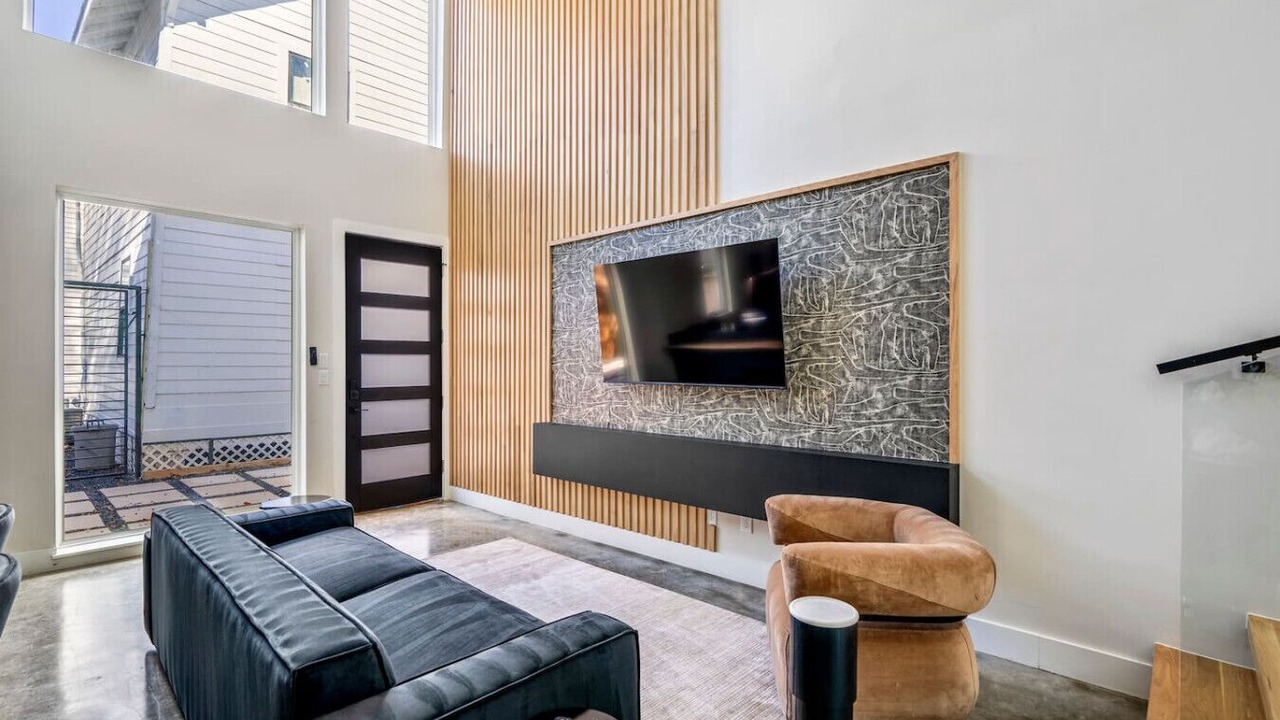 Photo of Livingroom in East Downtown Houston