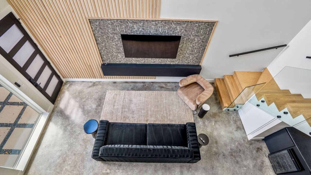 Photo of Livingroom in East Downtown Houston