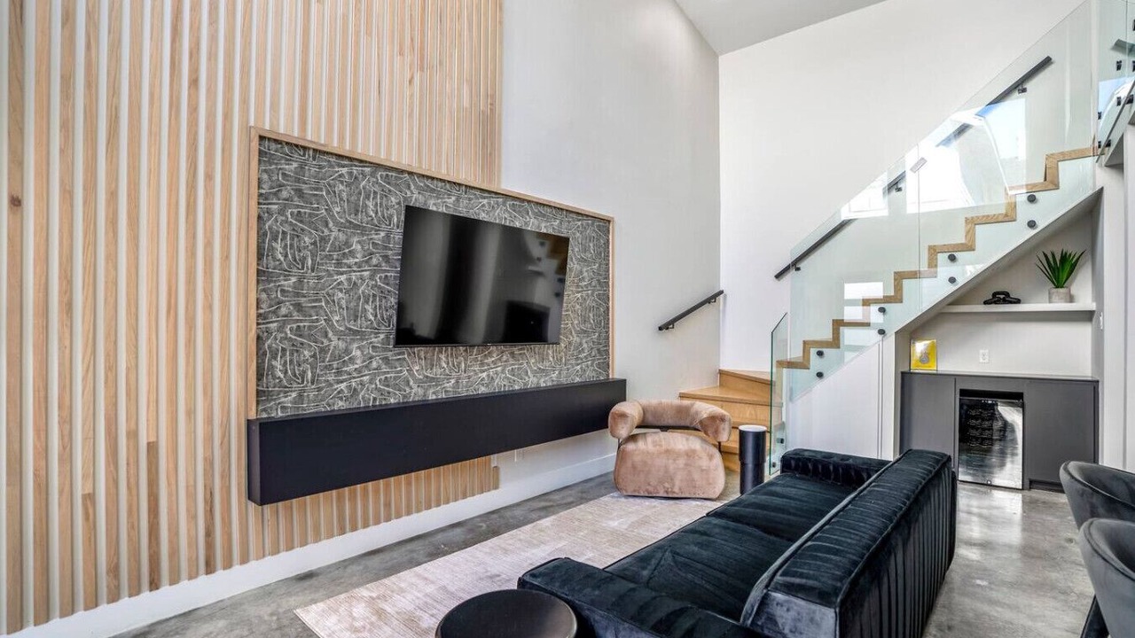 Photo of Livingroom in East Downtown Houston