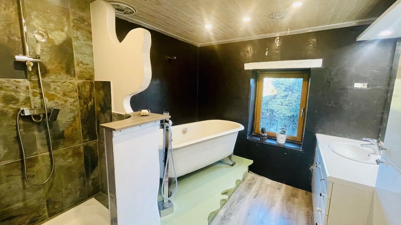 Photo of Bathroom in Piolenc