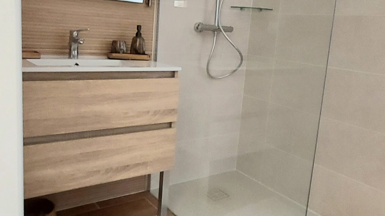 Photo of Bathroom in Laroque-des-Alberes