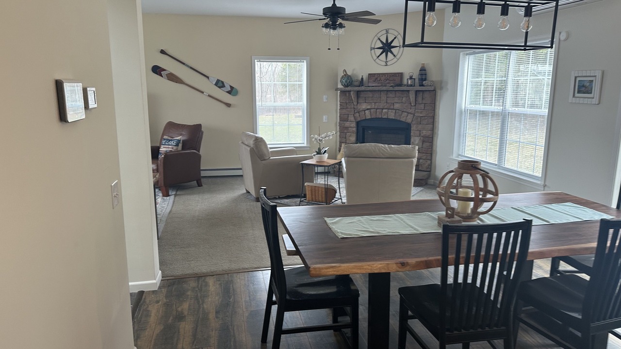 Photo of Livingroom in Town of Reading