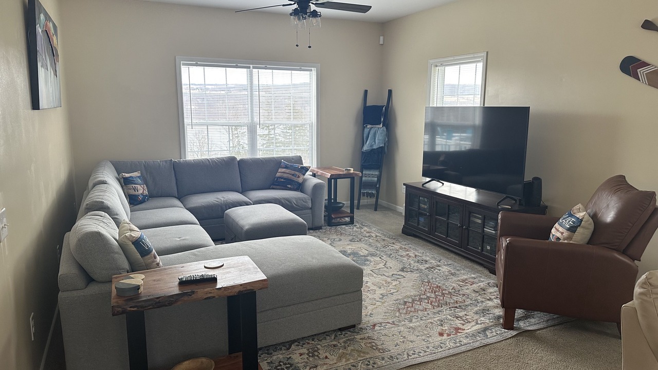 Photo of Livingroom in Town of Reading