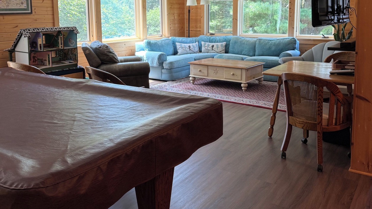Photo of Livingroom in Suttons Bay