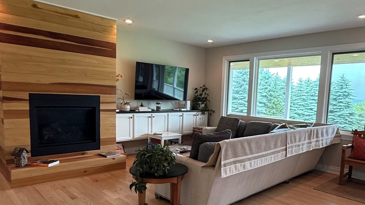 Photo of Livingroom in Suttons Bay