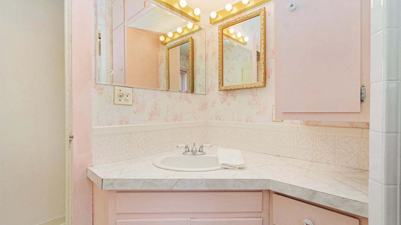 Photo of Bathroom in Douglas