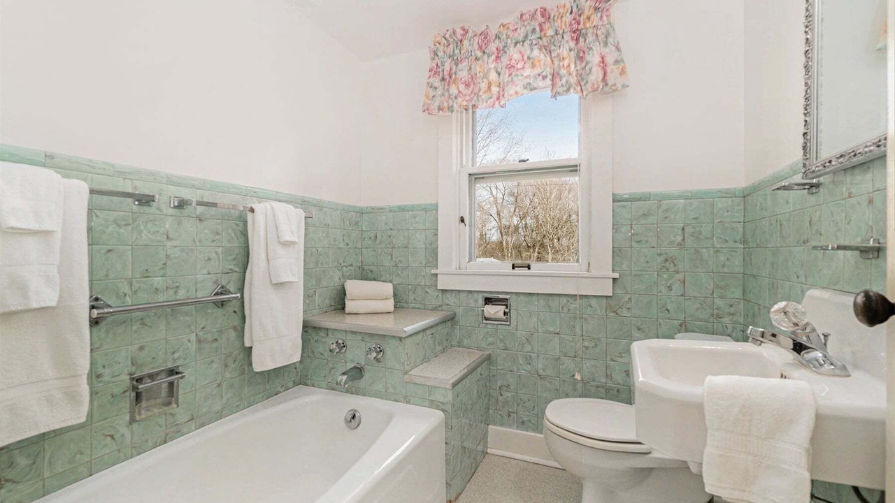 Photo of Bathroom in Douglas