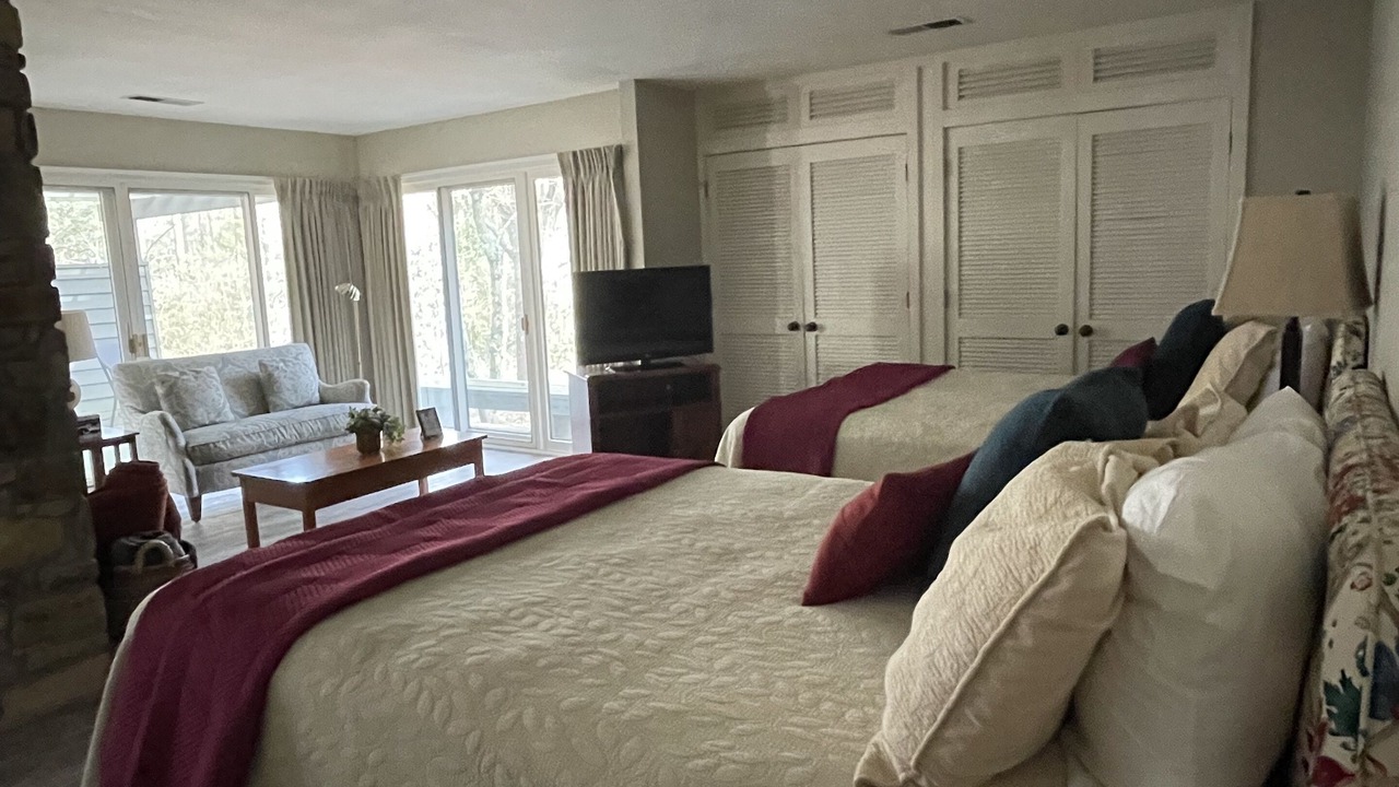 Photo of Bedroom in Pine Mountain