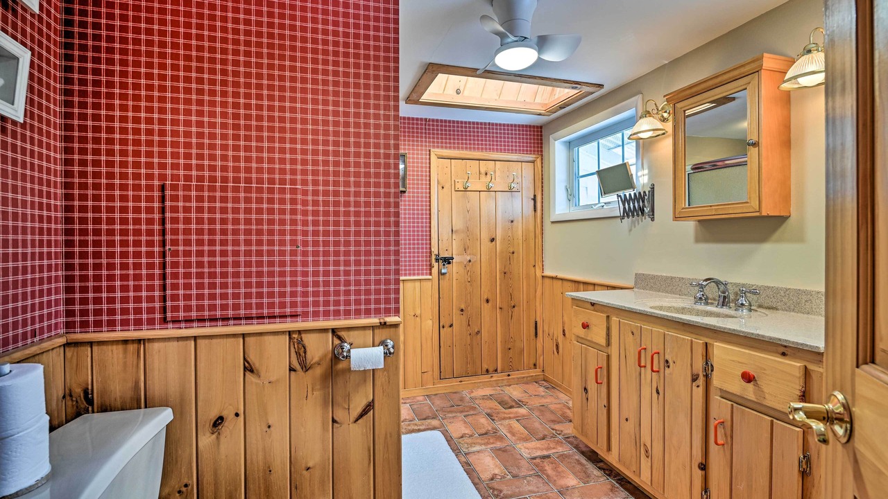 Photo of Bathroom in Town of Conesville