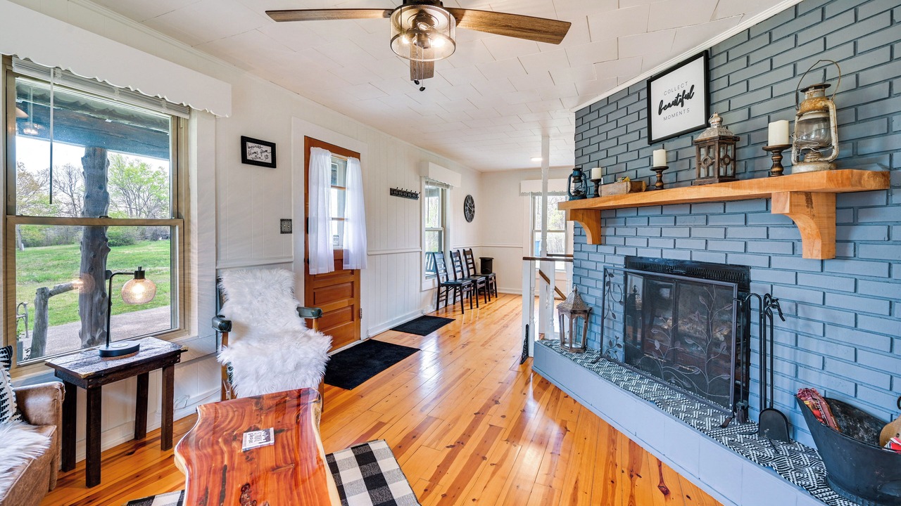 Photo of Livingroom in Gilbertsville