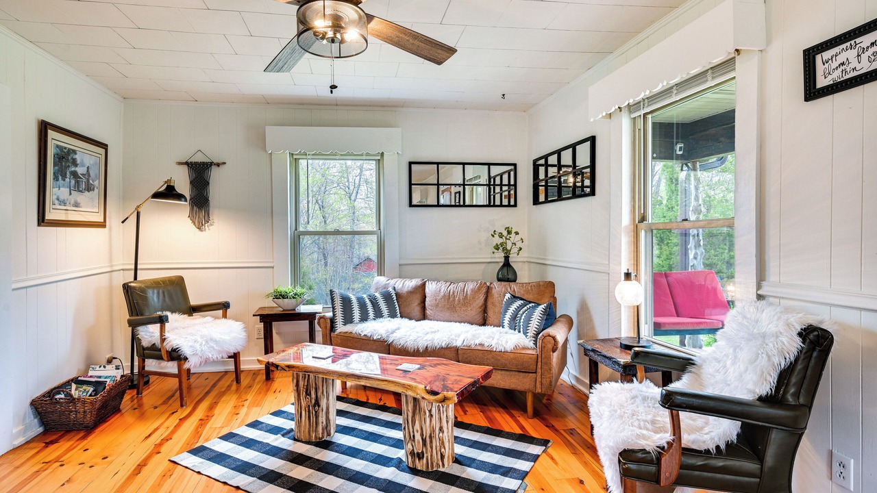 Photo of Livingroom in Gilbertsville