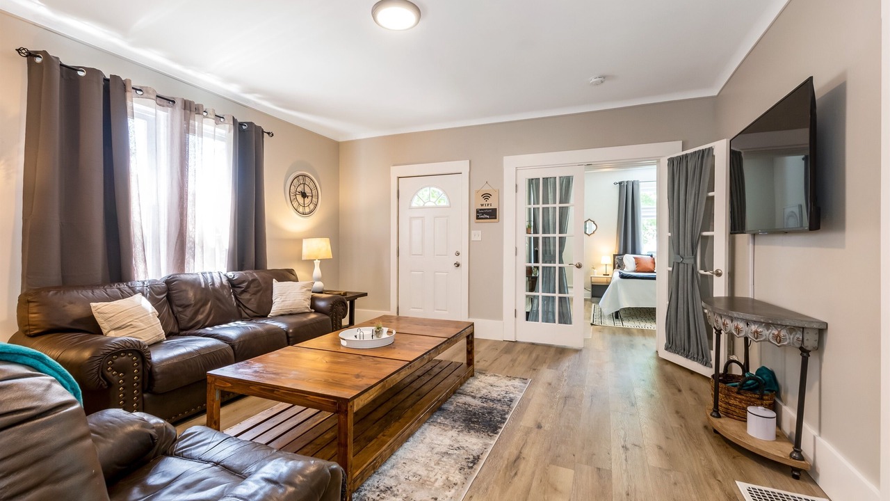 Photo of Bedroom in Mount Clemens