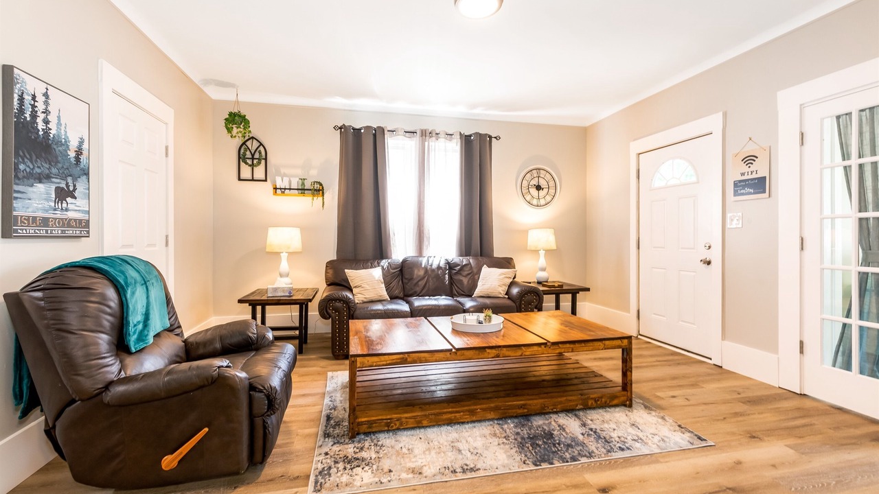 Photo of Bedroom in Mount Clemens