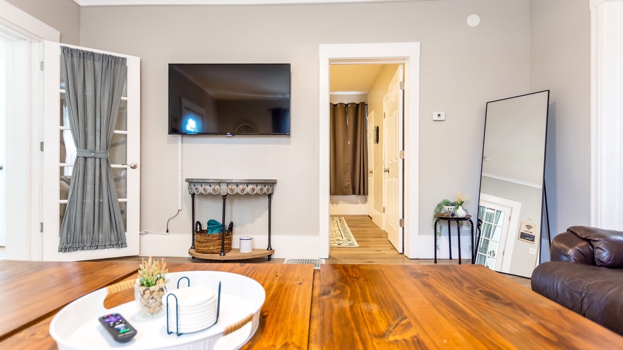 Photo of Bedroom in Mount Clemens