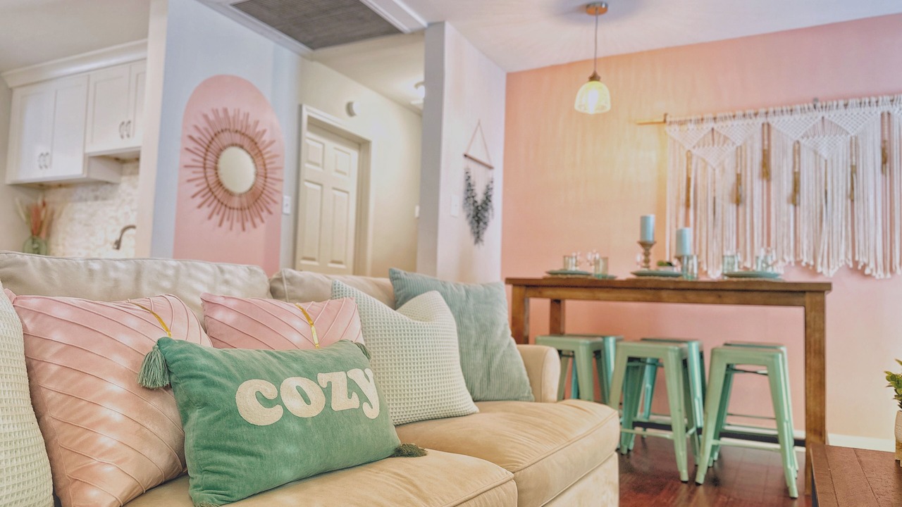 Photo of Livingroom in East Memphis