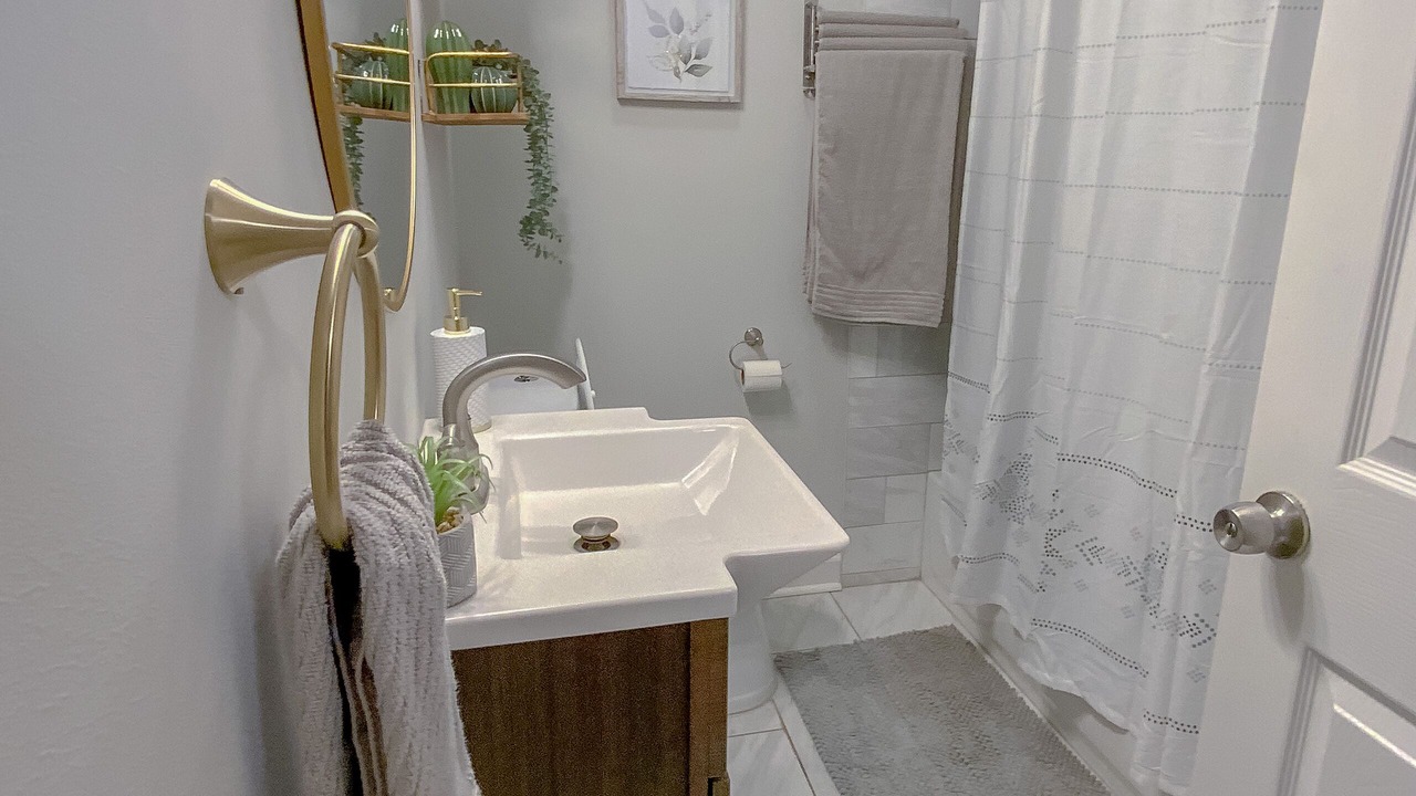 Photo of Bathroom in East Memphis