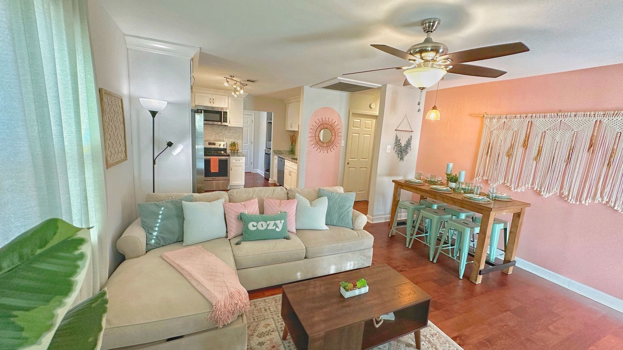 Photo of Livingroom in East Memphis