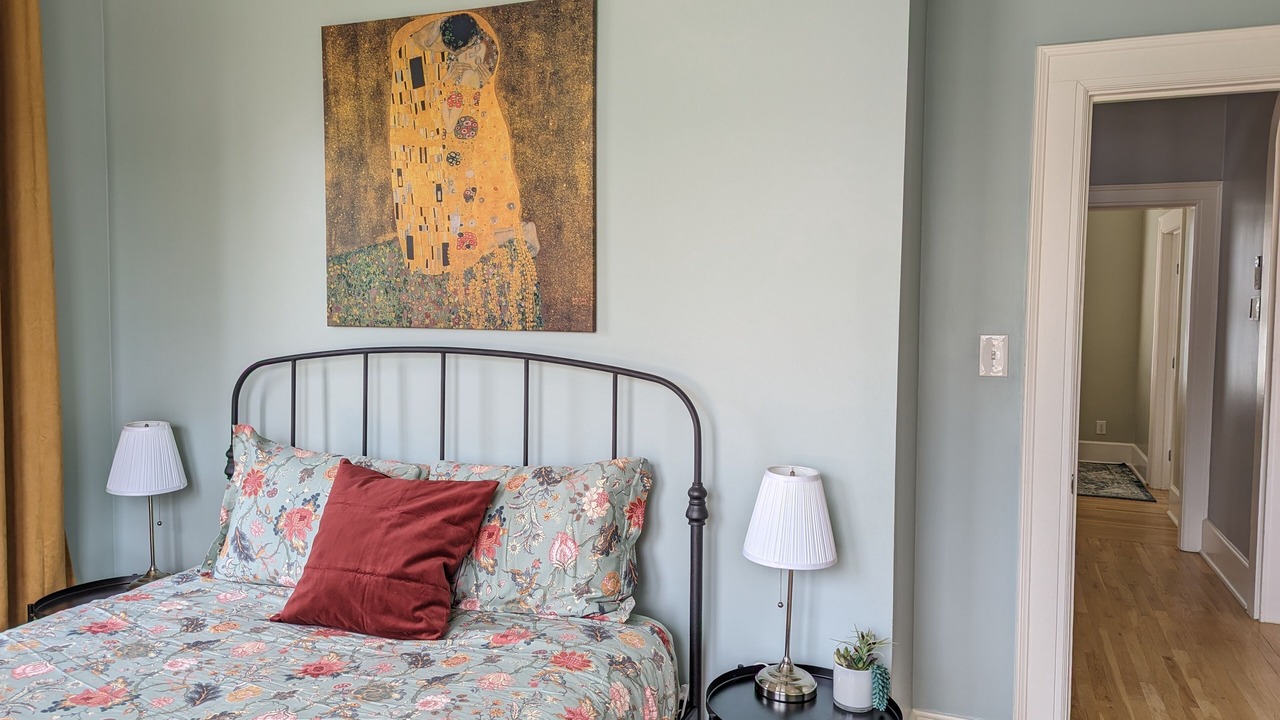 Photo of Bedroom in Triangle State