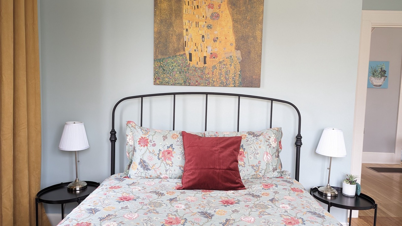 Photo of Bedroom in Triangle State
