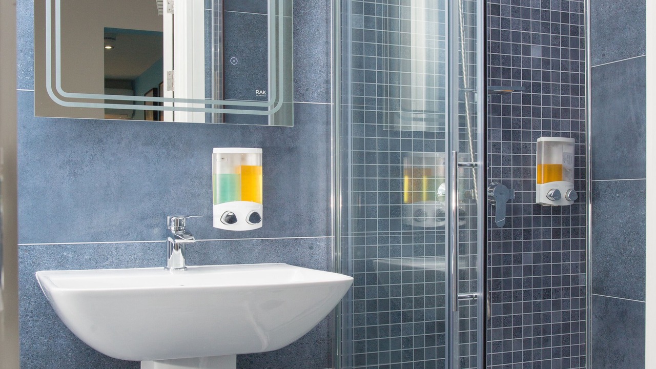 Photo of Bathroom in George Green