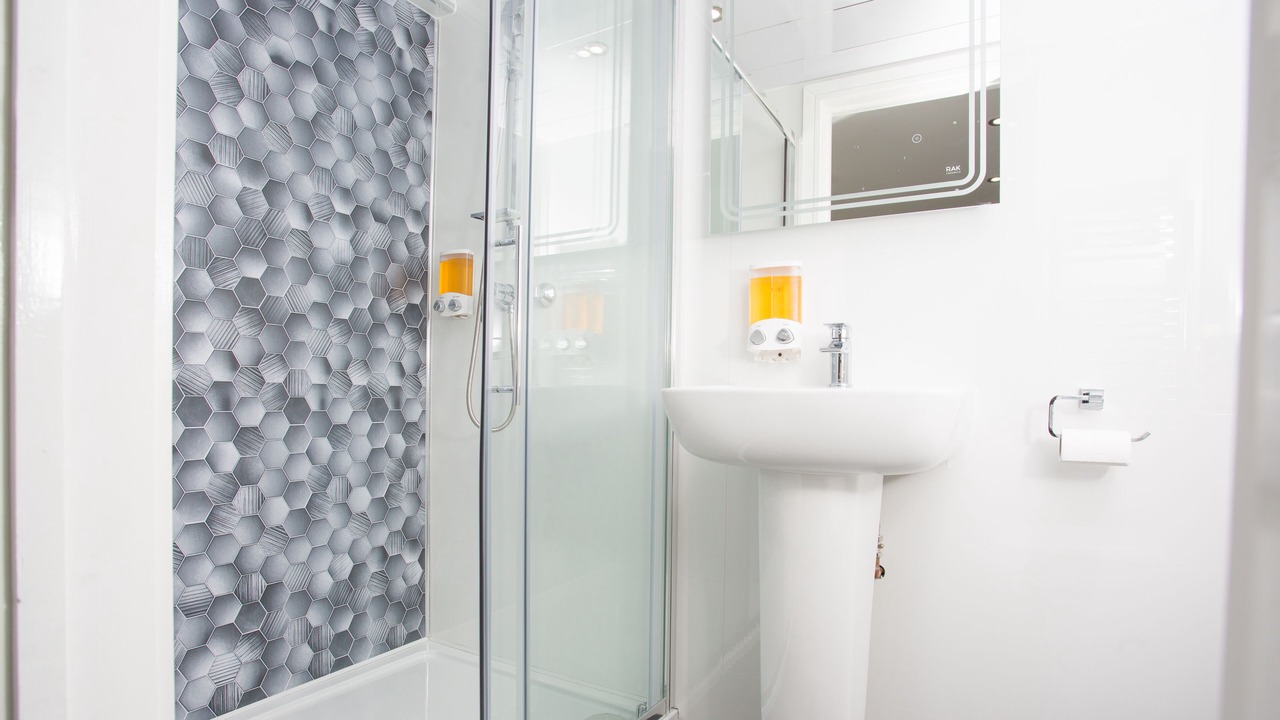 Photo of Bathroom in George Green