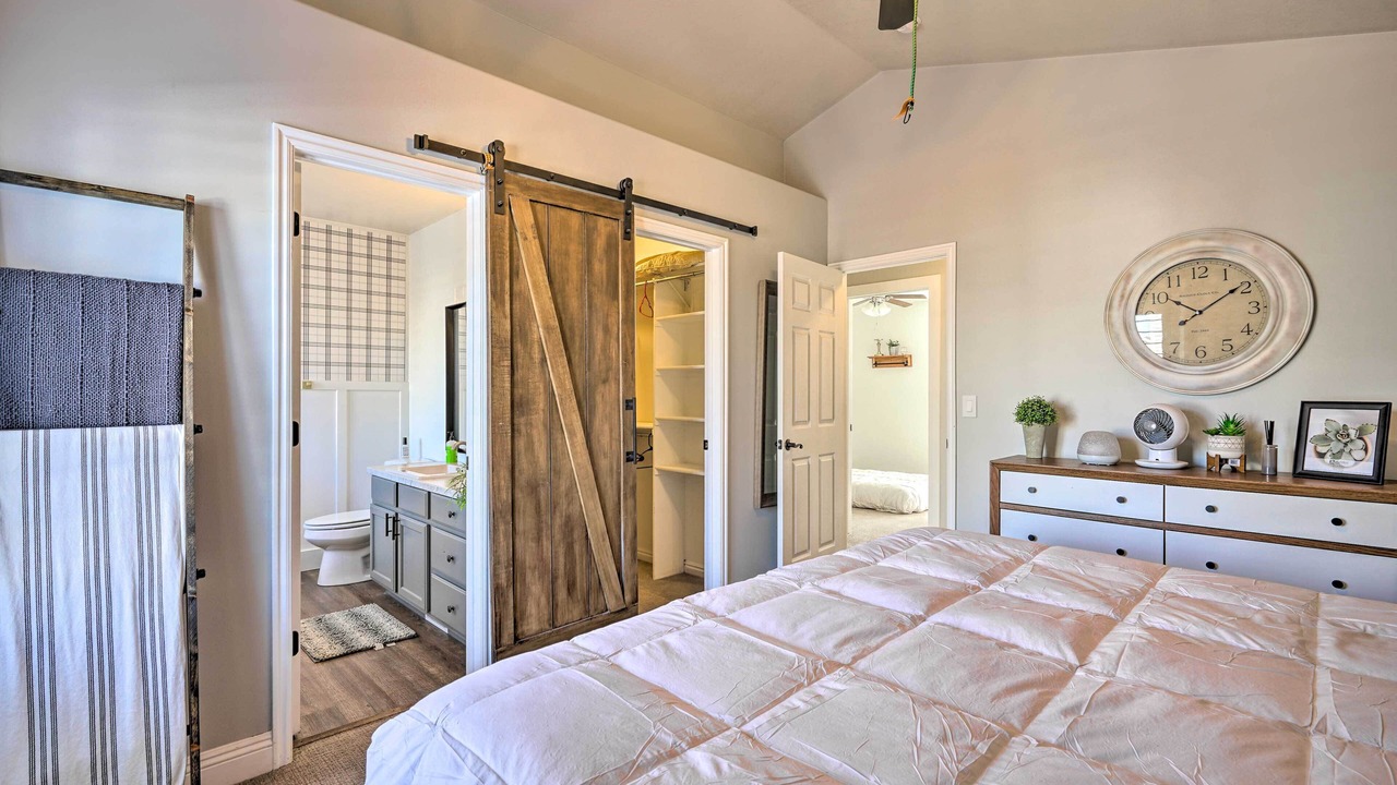 Photo of Bedroom in Woods Cross