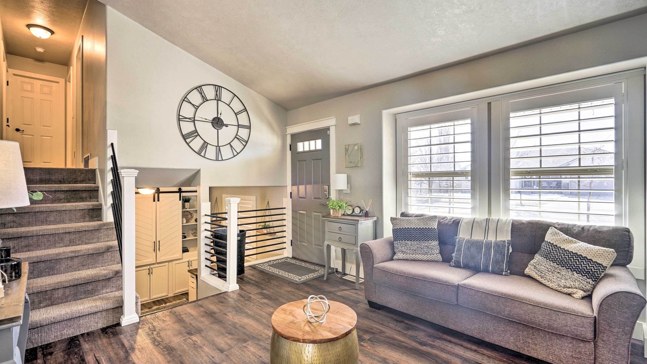 Photo of Livingroom in Woods Cross