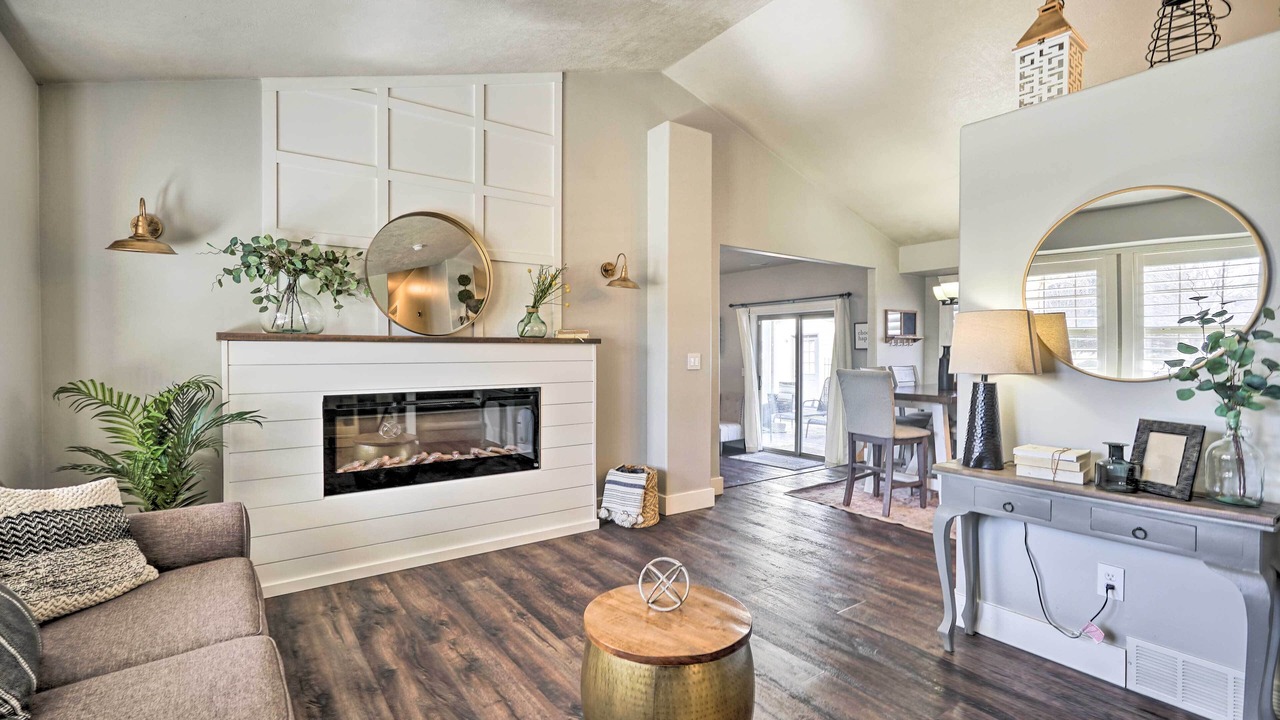 Photo of Livingroom in Woods Cross