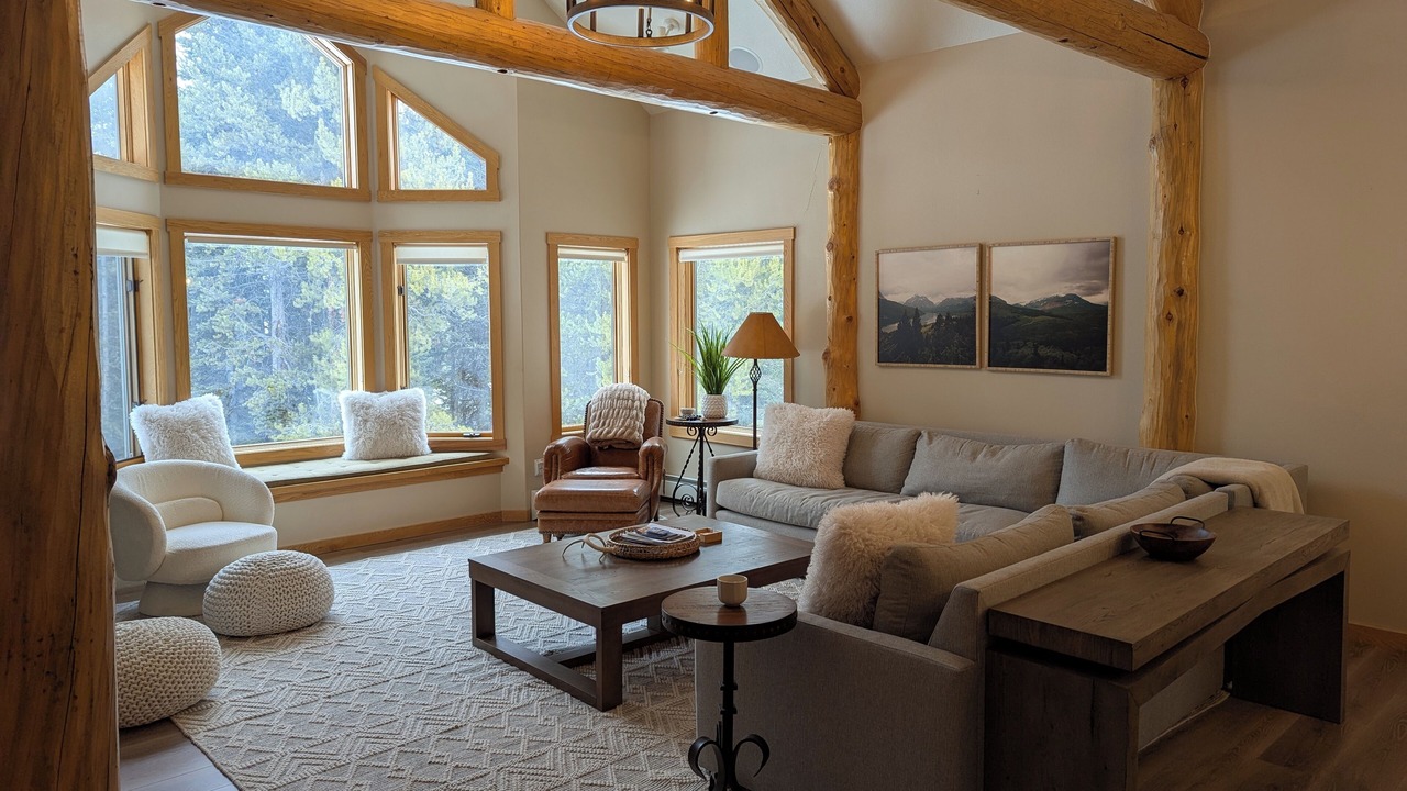 Photo of Livingroom in Big Sky