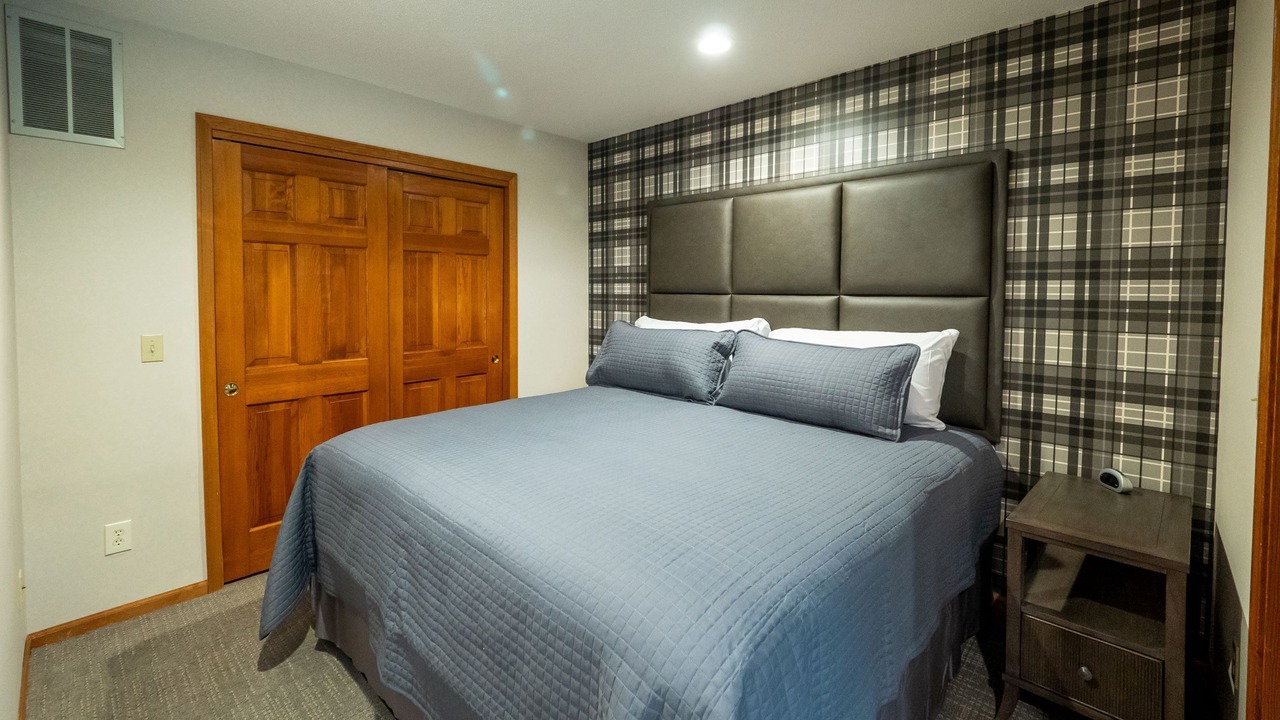 Photo of Bedroom in Canadian Lakes