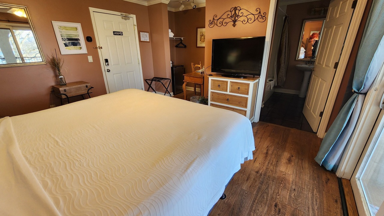 Photo of Bedroom in Lookout Valley Neighborhood Association