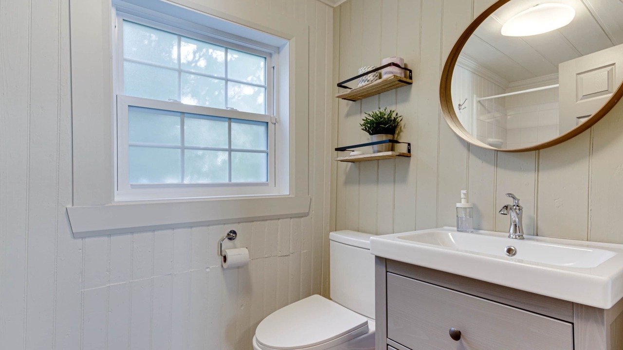 Photo of Bathroom in Leclercville