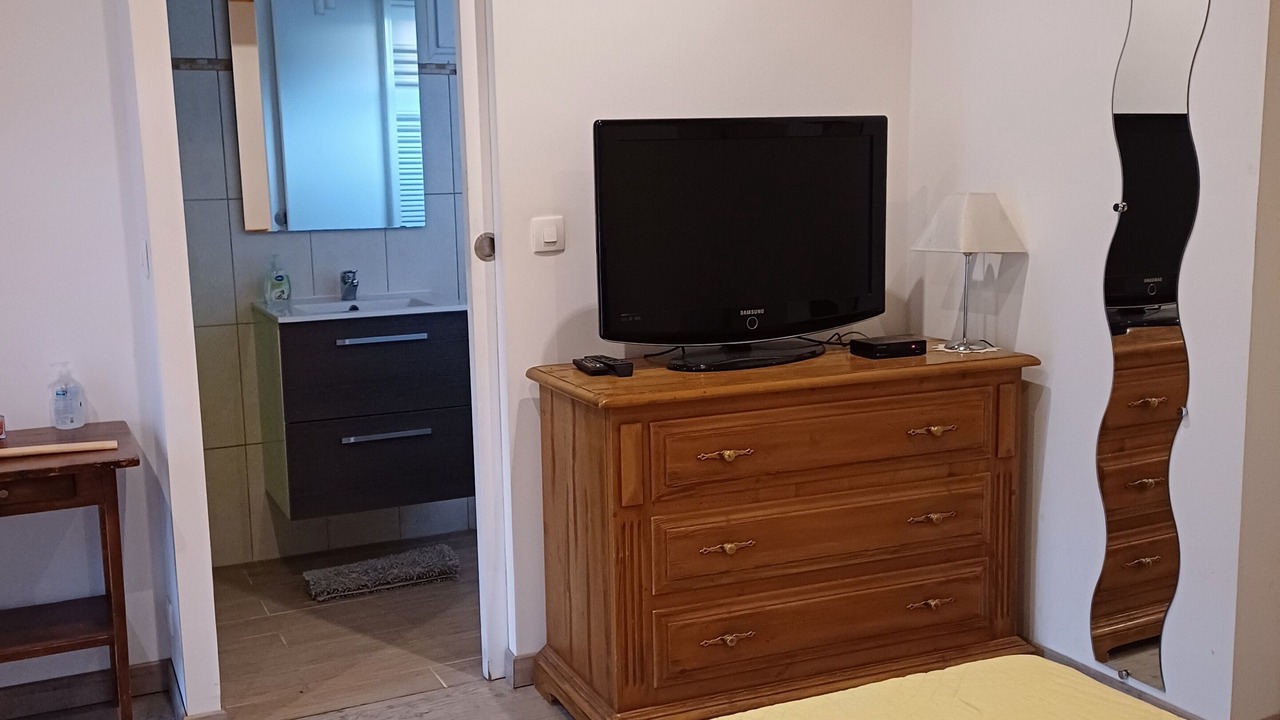 Photo of Bedroom in Montescot