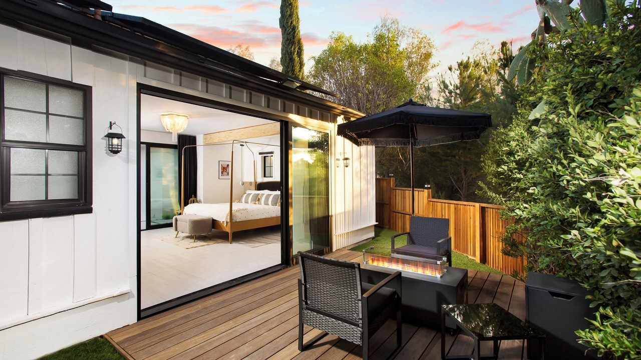 Photo of Patio Balcony in Woodland Hills
