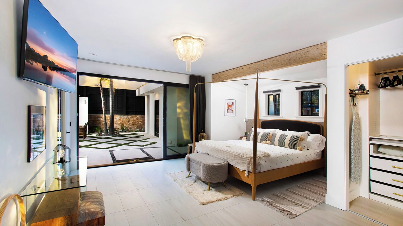 Photo of Bedroom in Woodland Hills