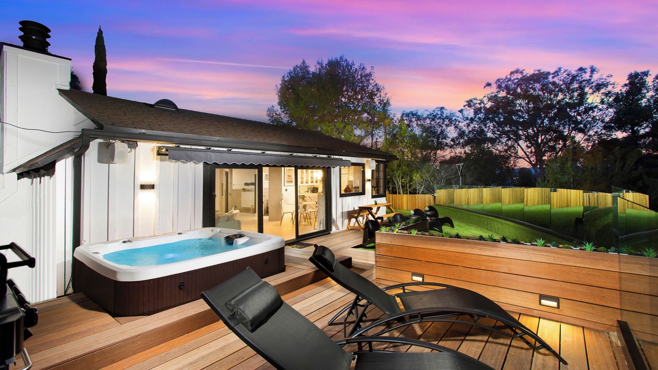 Photo of Patio Balcony in Woodland Hills