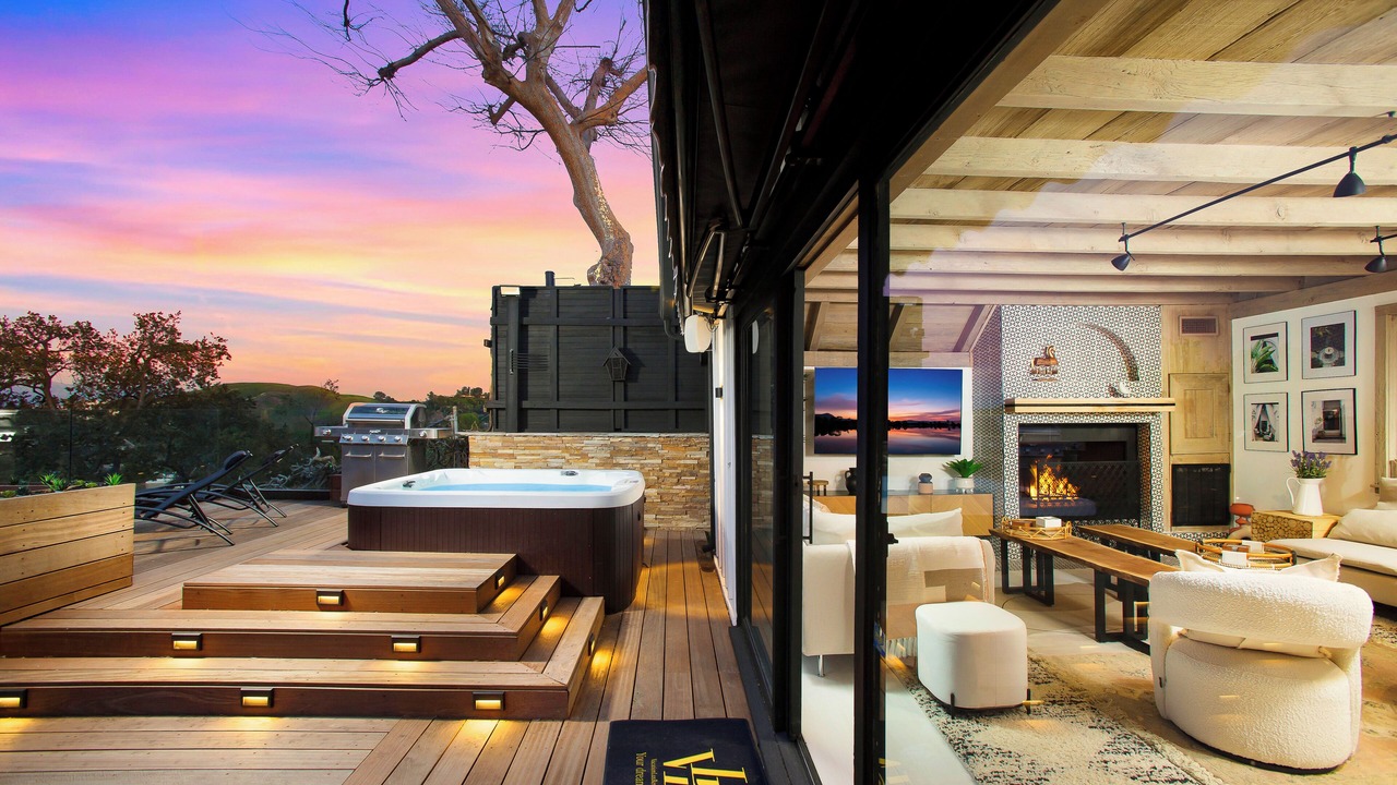 Photo of Patio Balcony in Woodland Hills