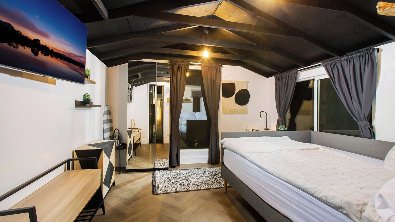 Photo of Bedroom in Woodland Hills